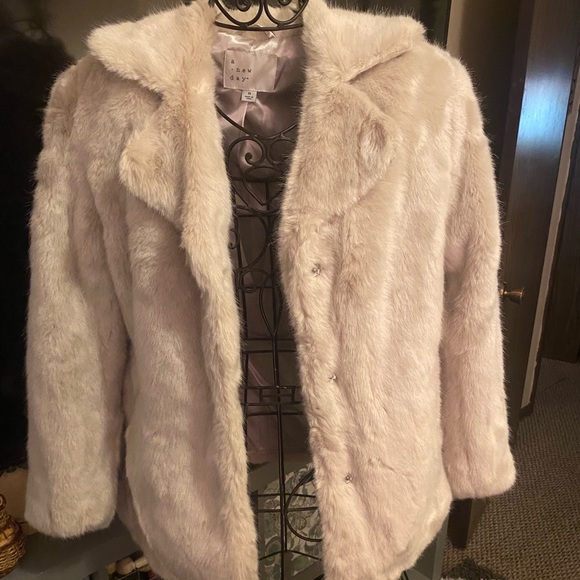 A New Day Faux Fur coat - Picture 1 of 7